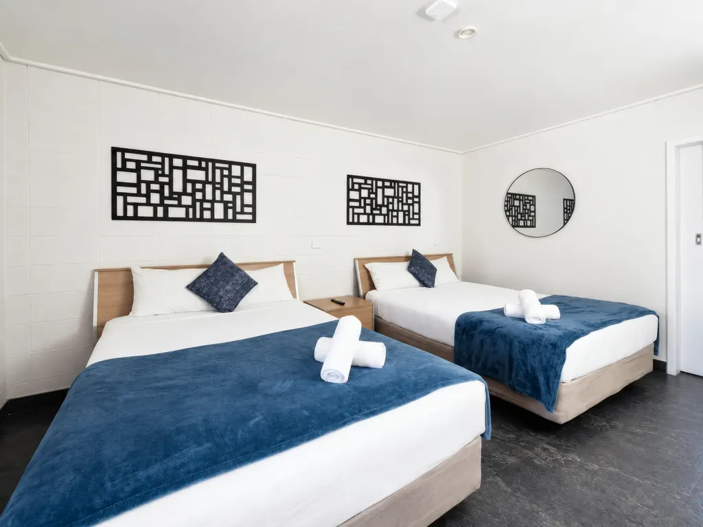 Deluxe Family Room — full room, wide angle
