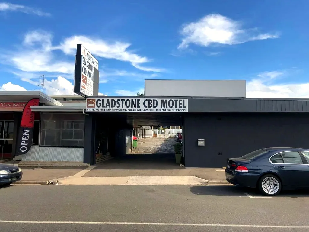 Gladstone CBD Motel street frontage and drive-in entrance on Goondoon Street