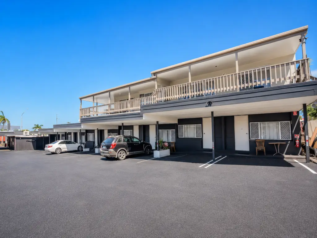 Gladstone CBD Motel street frontage, two-storey building and free on-site parking