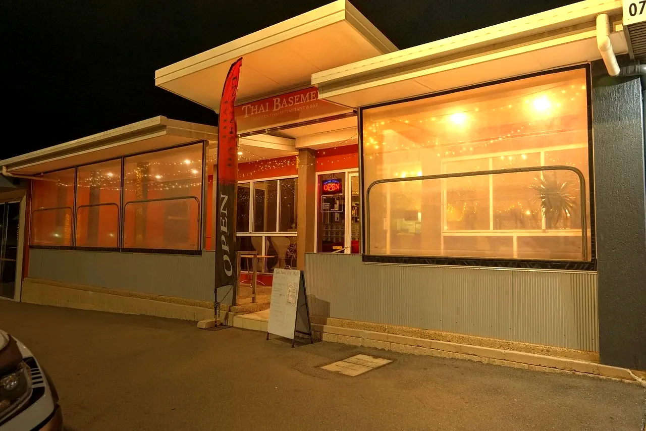 Thai restaurant next door to the motel on Goondoon Street